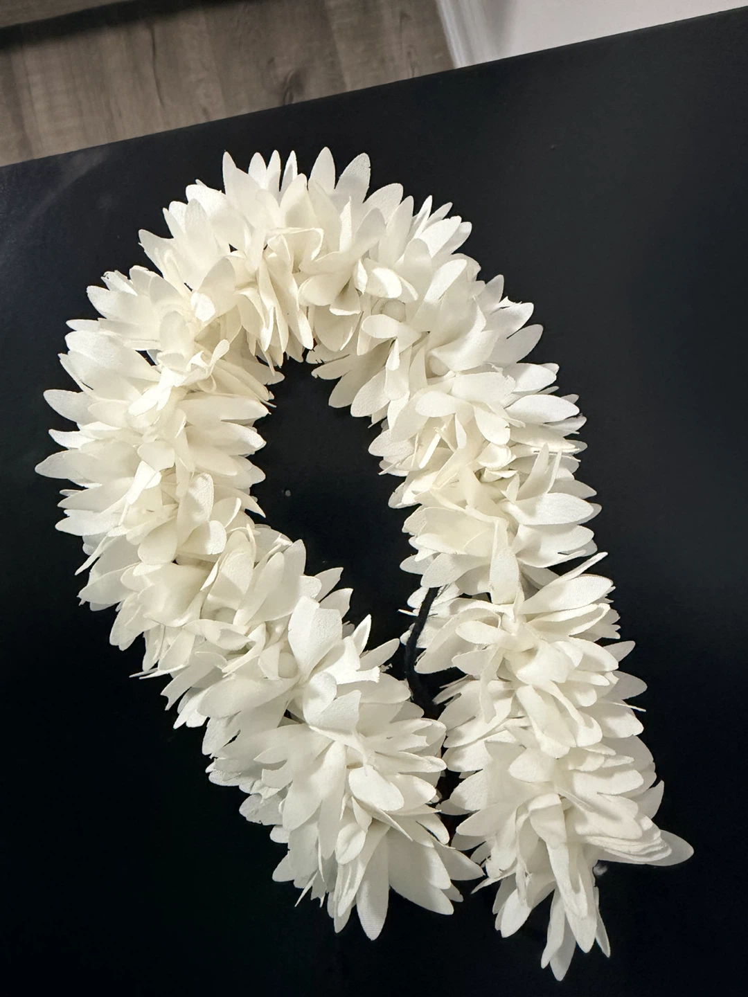 White Flower Lei - photo 2