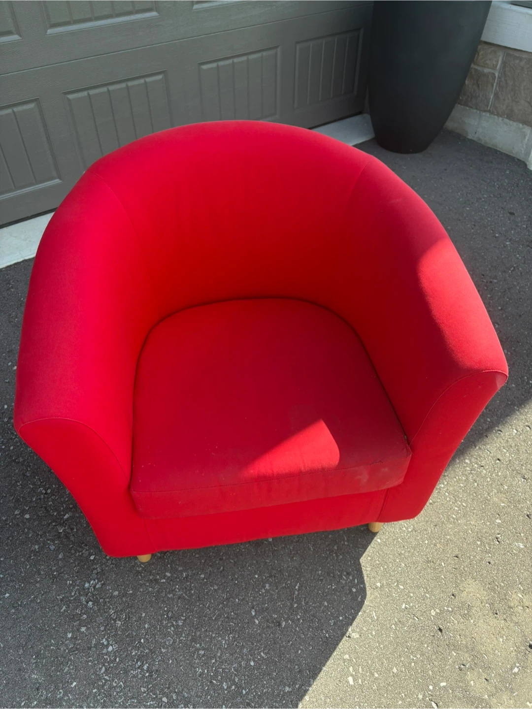 Red accent chair - photo 2