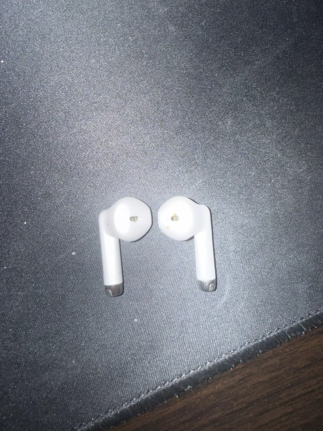 White Wireless Earbuds with Charging Case - photo 3
