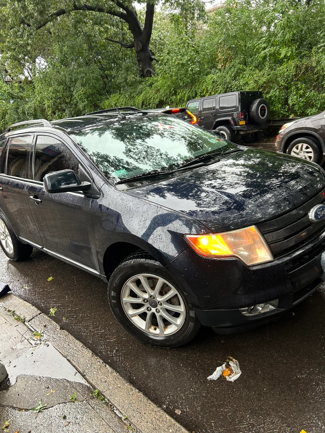 SUV ford edge