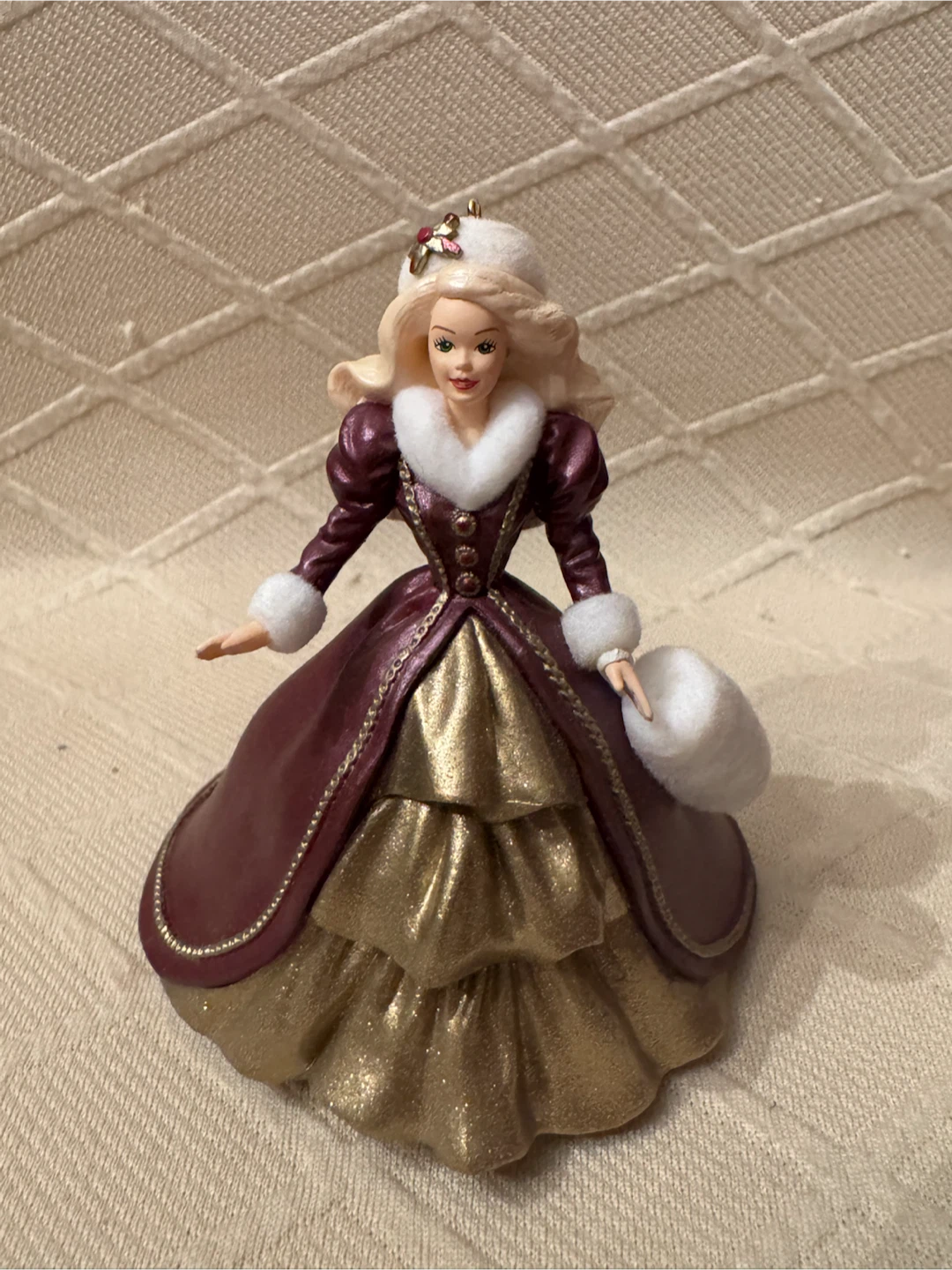 Hallmark "Holiday Barbie" Collector's Series Ornament - photo 2