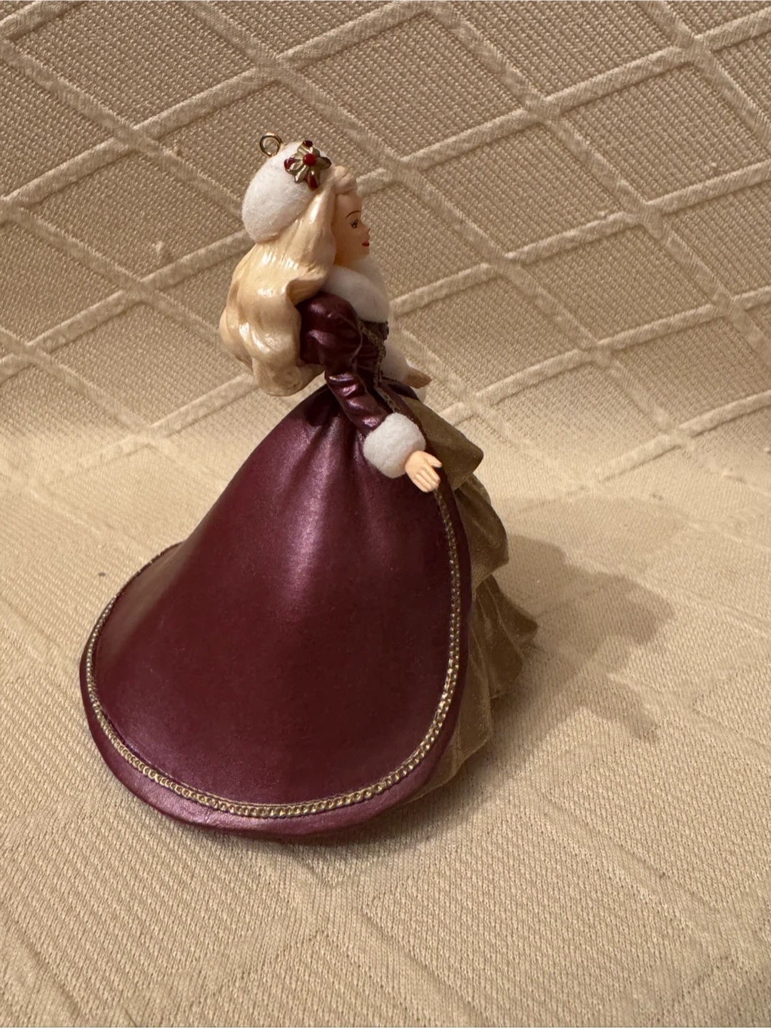 Hallmark "Holiday Barbie" Collector's Series Ornament - photo 5