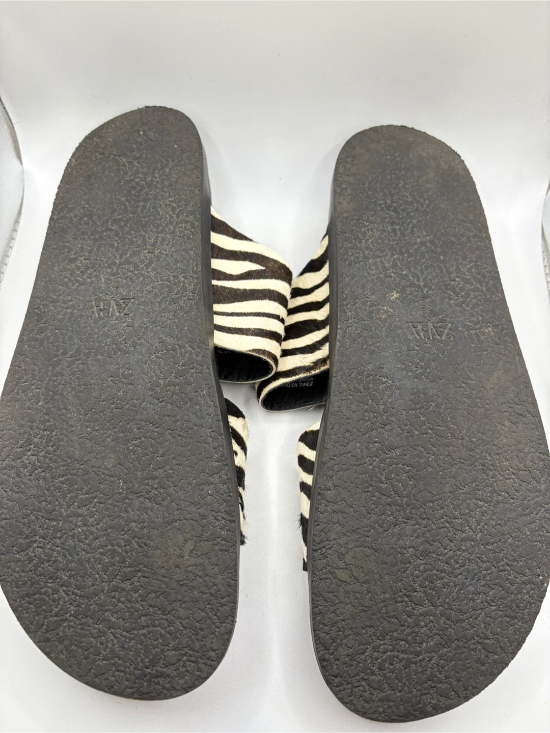 7.5 - Zara Zebra Print Buckle Sandals - photo 4