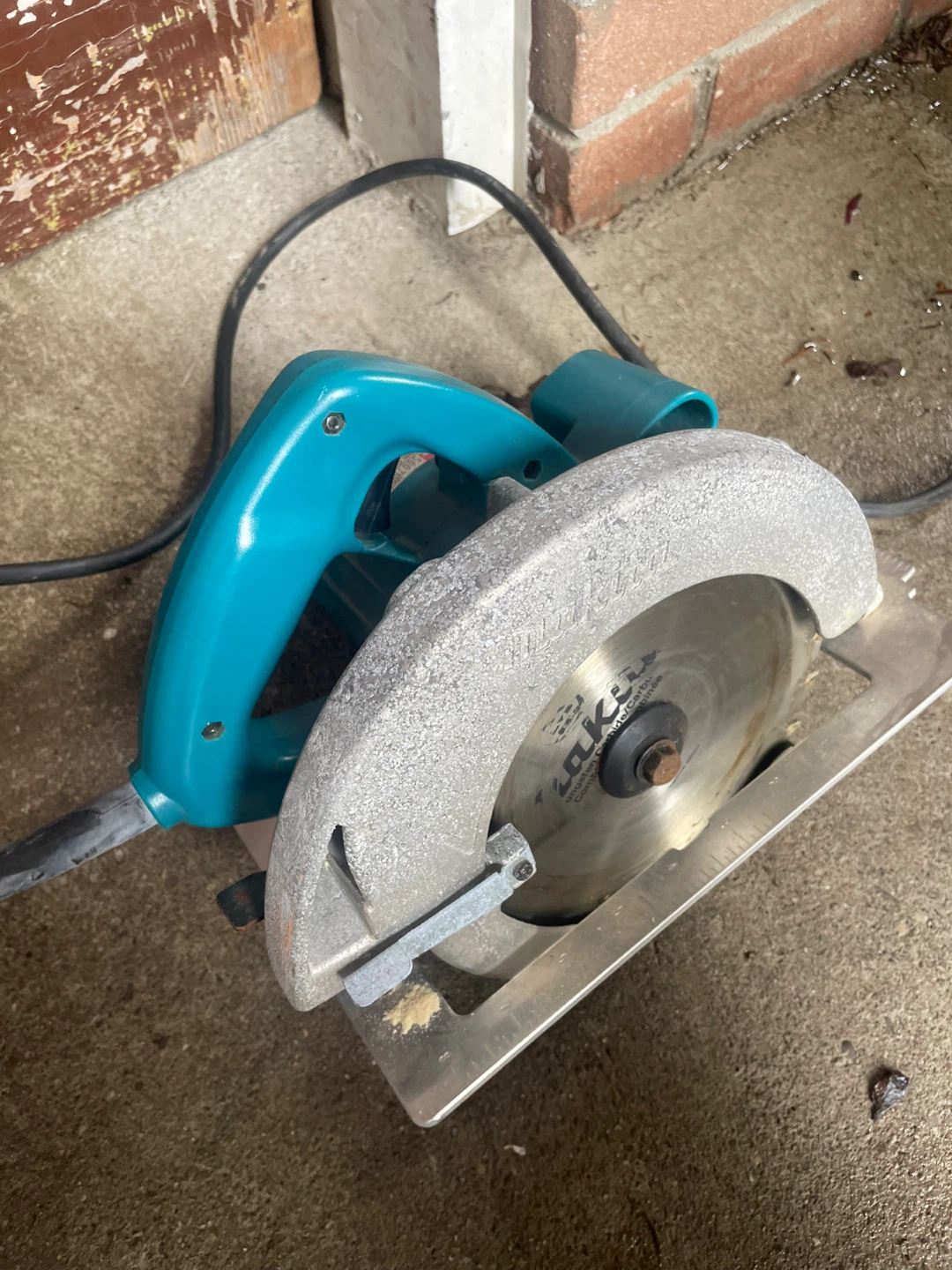 circular saw makita tool