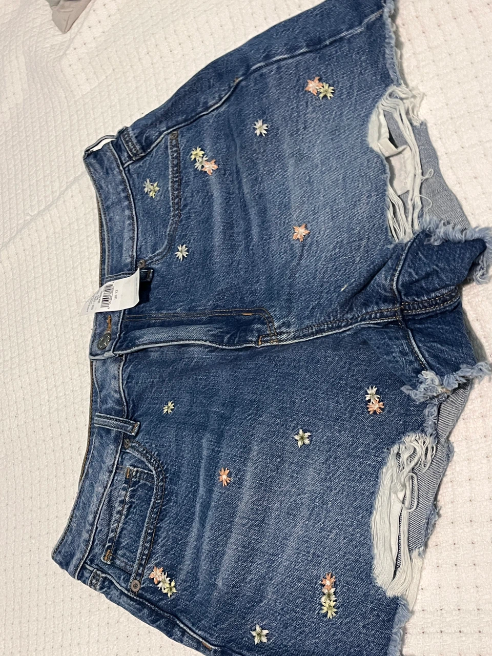 American Eagle Floral Embroidered Denim Shorts - photo 3
