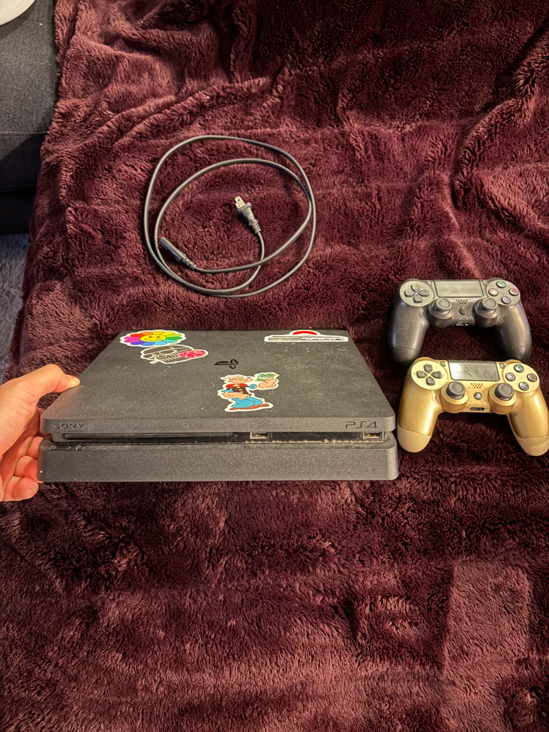 PS4 1TB Slim w/ 2 Controllers + Games - photo 5