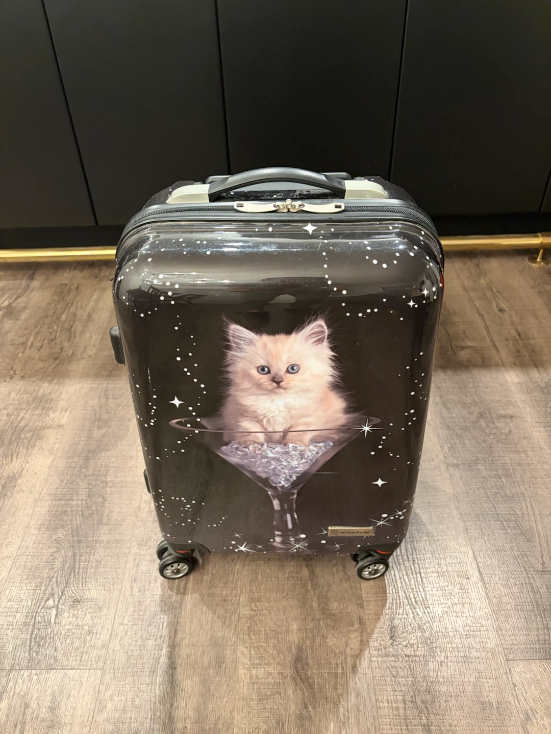 suitcase in good condition