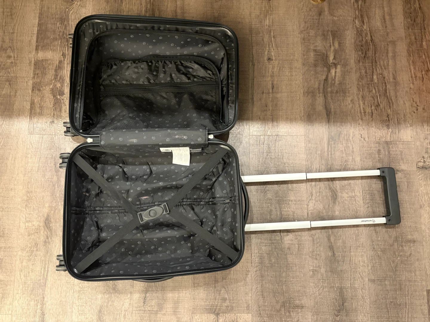 suitcase in good condition - photo 4