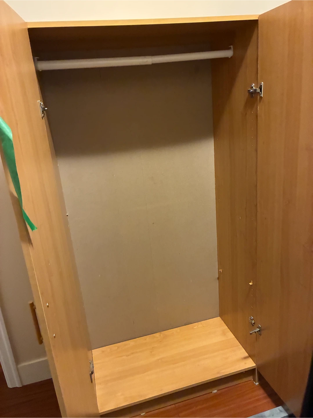 Light Wood Wardrobe with Double Doors - photo 2