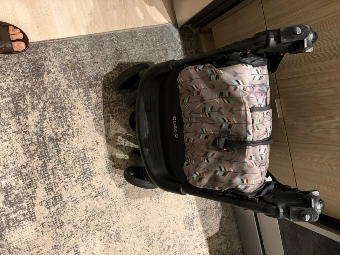 Cosco Lift and Stroll Stroller - photo 2