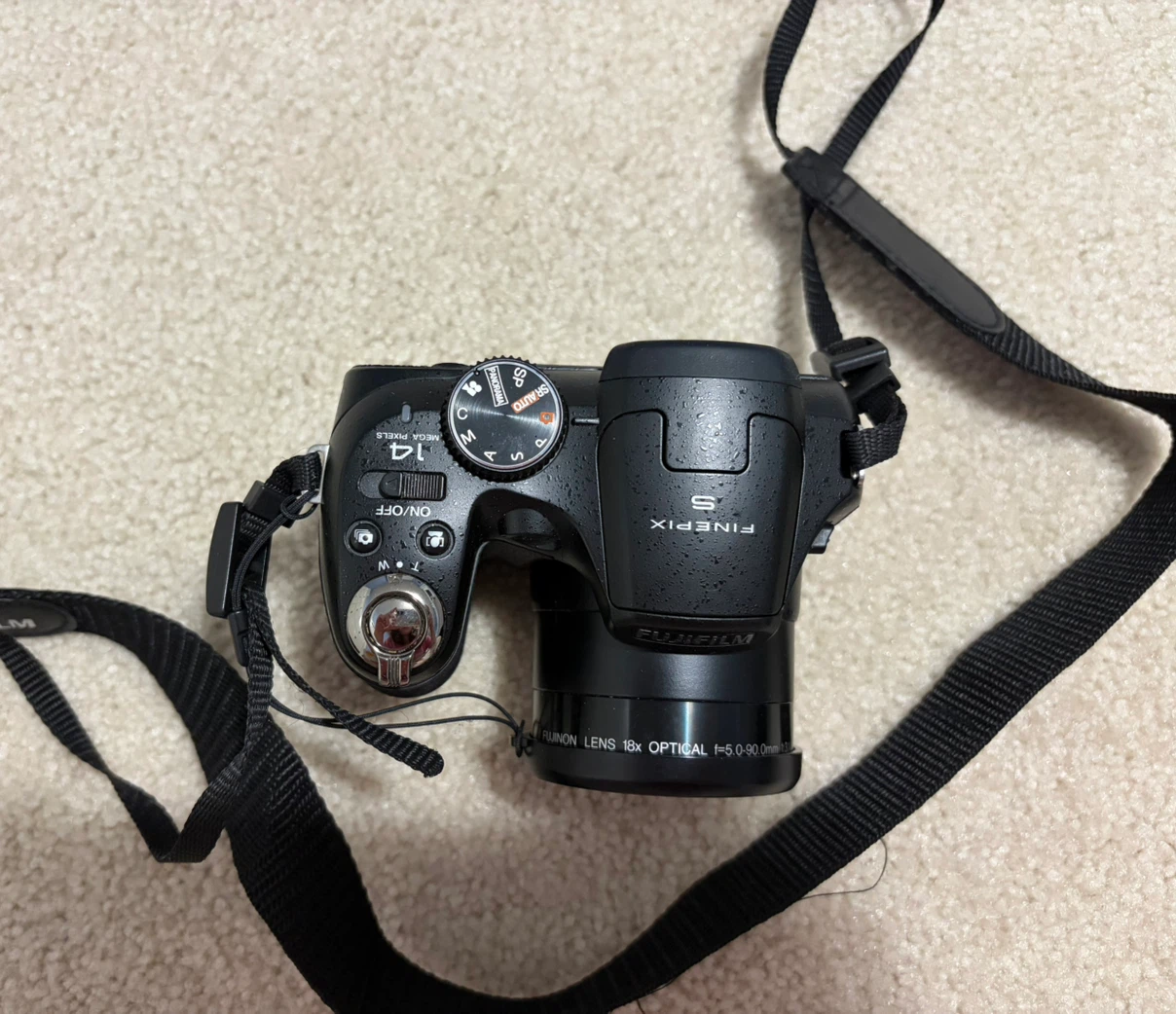 FujiFilm digital camera FinePix S2950 - photo 2