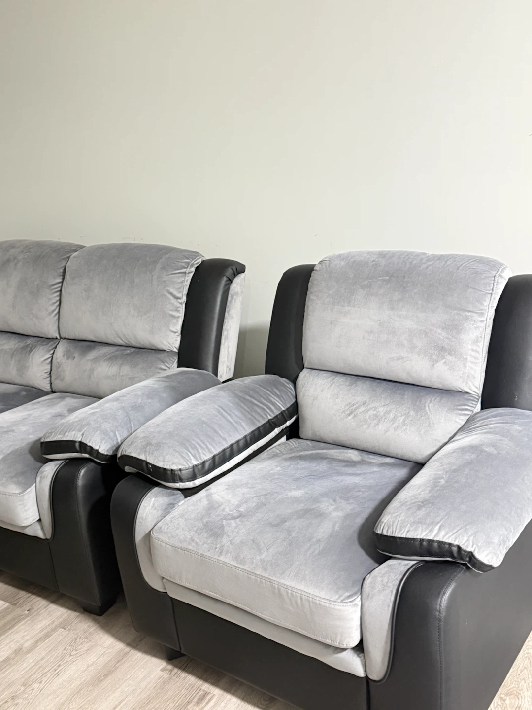 Sofa set with matching glass top coffee and end tables - photo 3