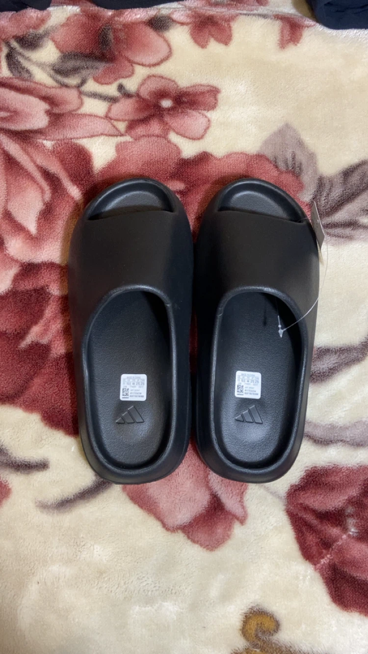 Yeezy Adidas Slides Black