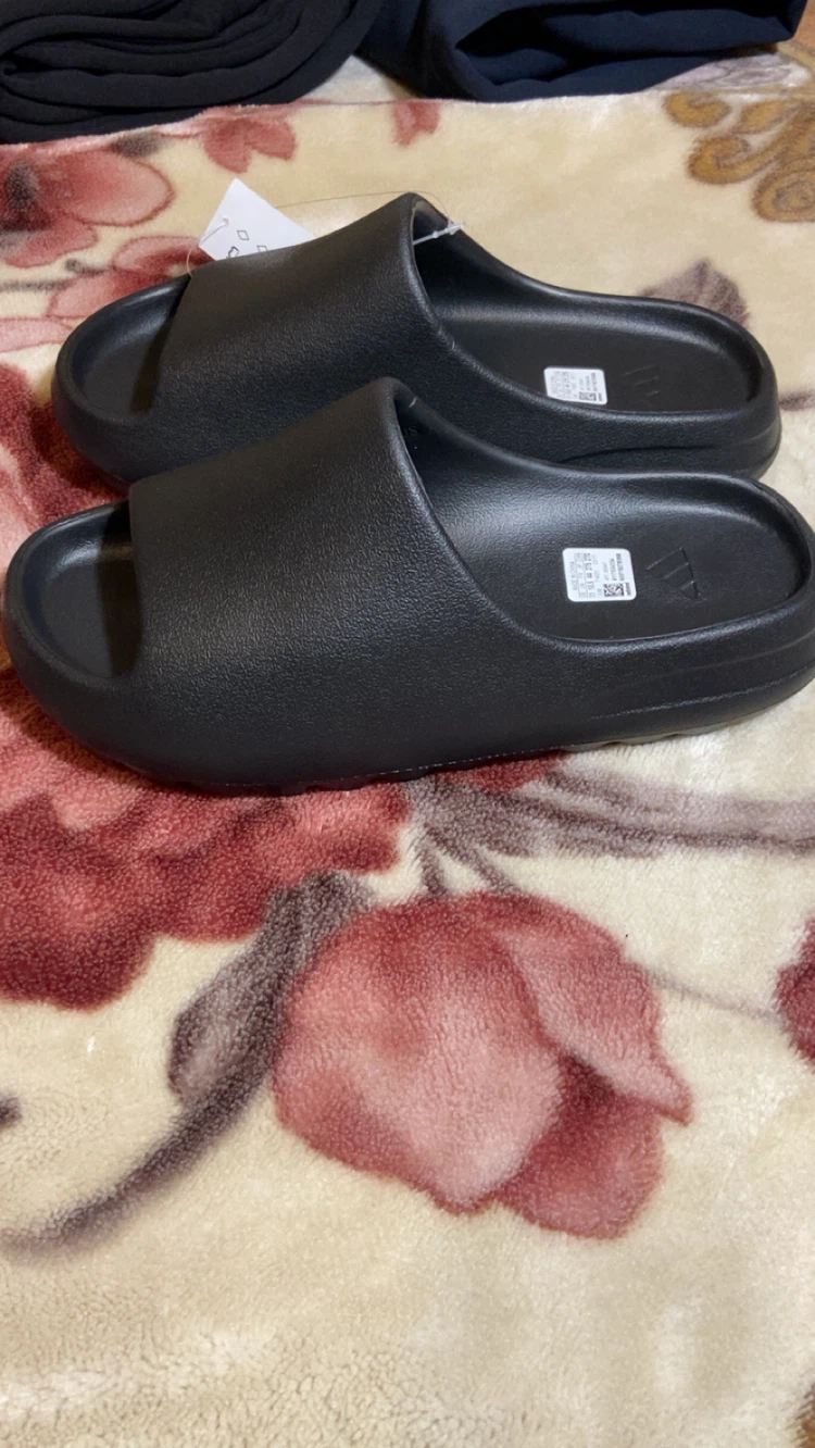 Yeezy Adidas Slides Black - photo 2