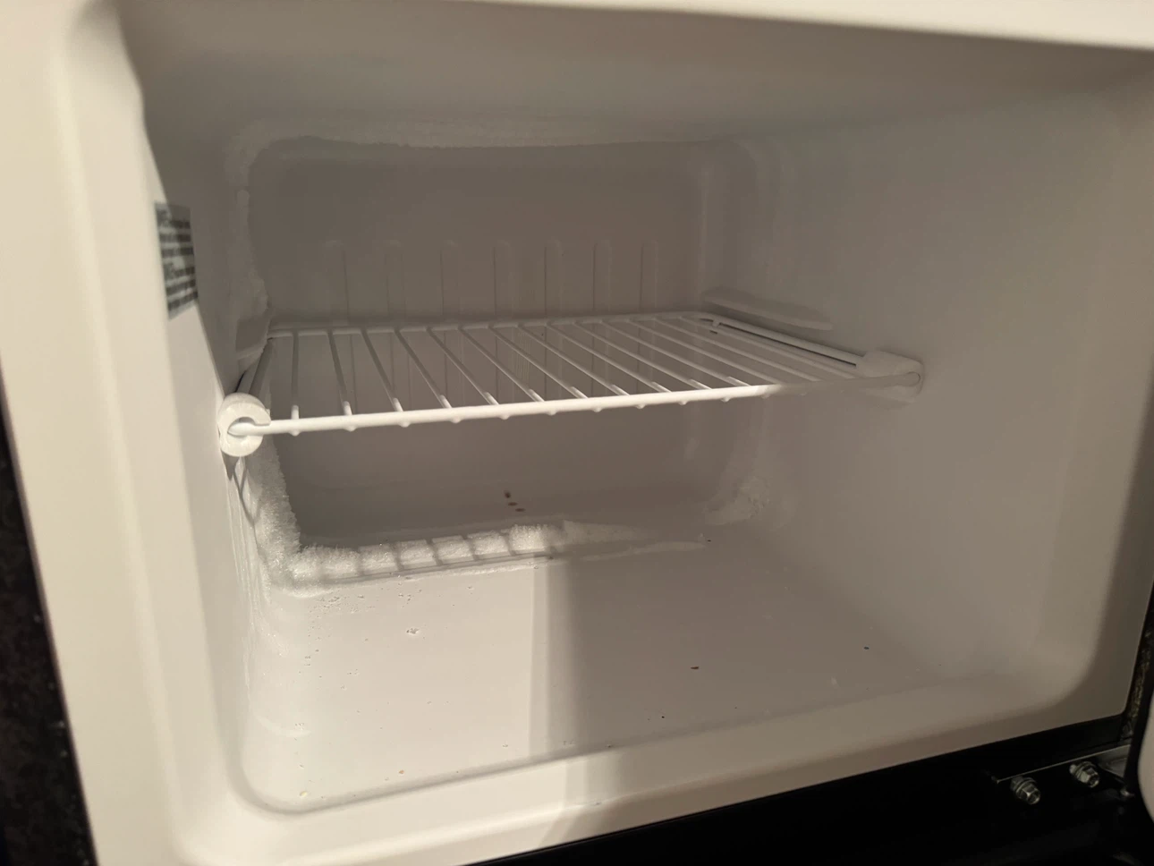 Frigidaire 4.5 Cu. Ft. Fridge - Stainless steel - photo 2