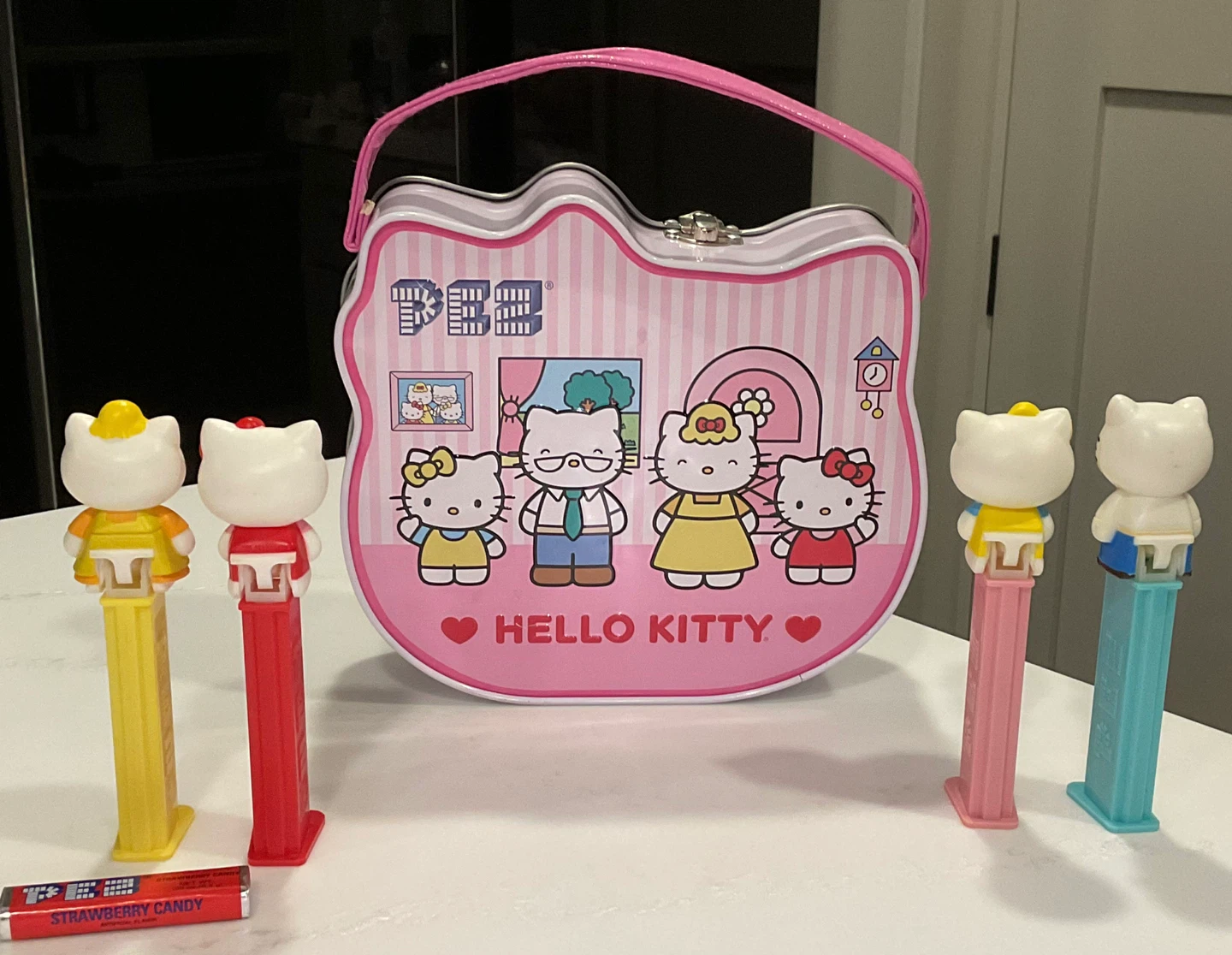 Hello Kitty PEZ Tin with 4 Dispensers