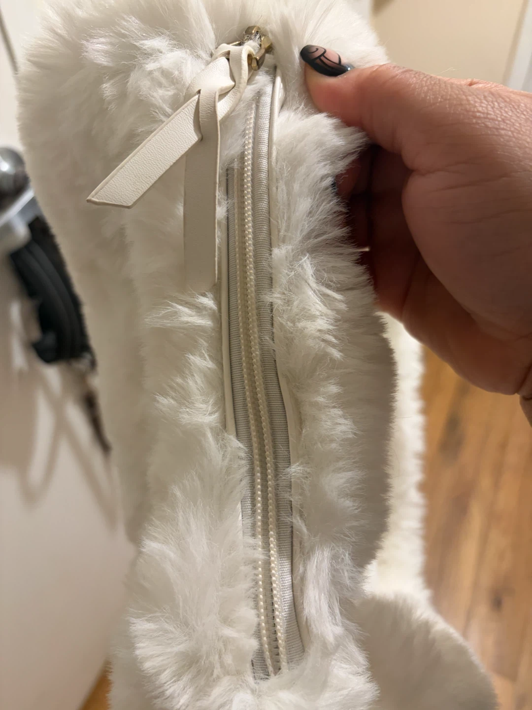 White Fuzzy Shoulder Bag - photo 2