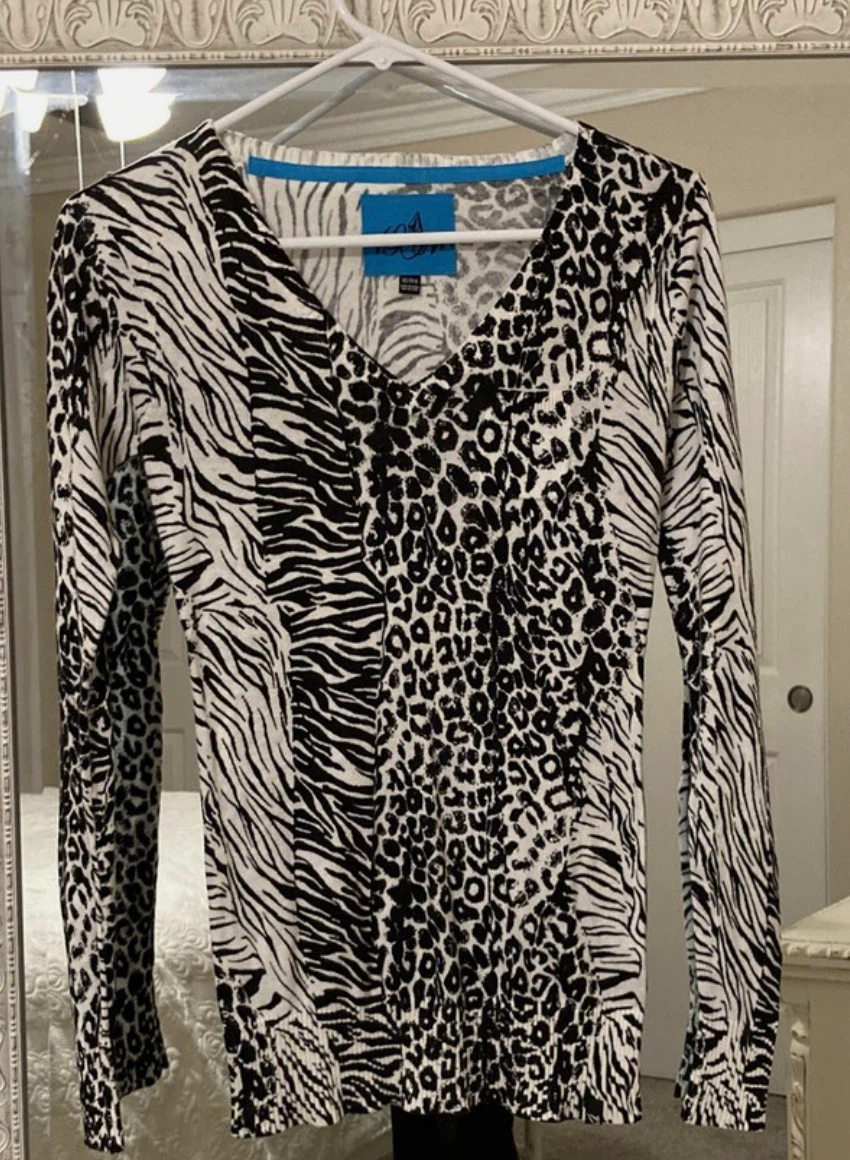 Volcom Mixed Animal Print V-Neck Sweater - photo 4