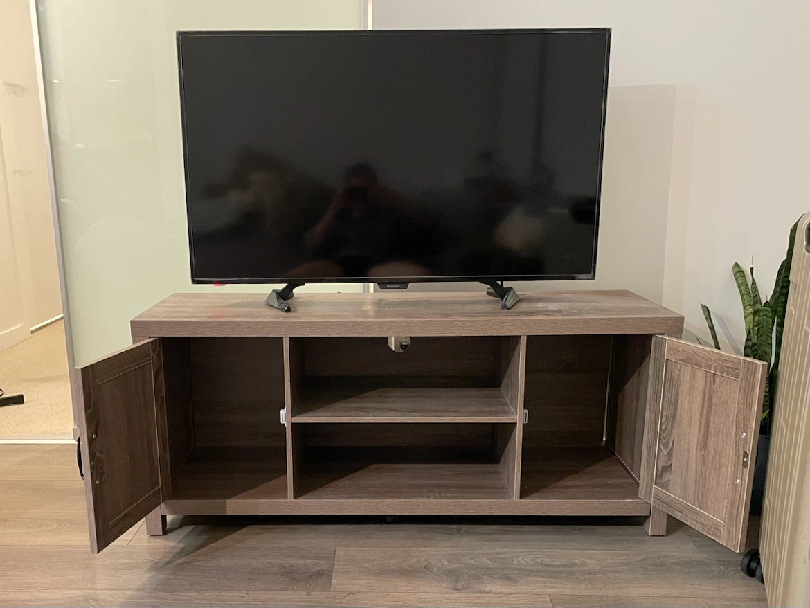 Roku TV &TV stand cabinet