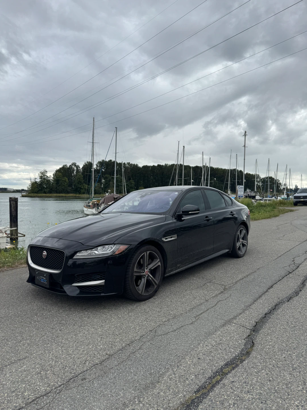2017 Black Jaguar XF Rsport AWD - photo 4