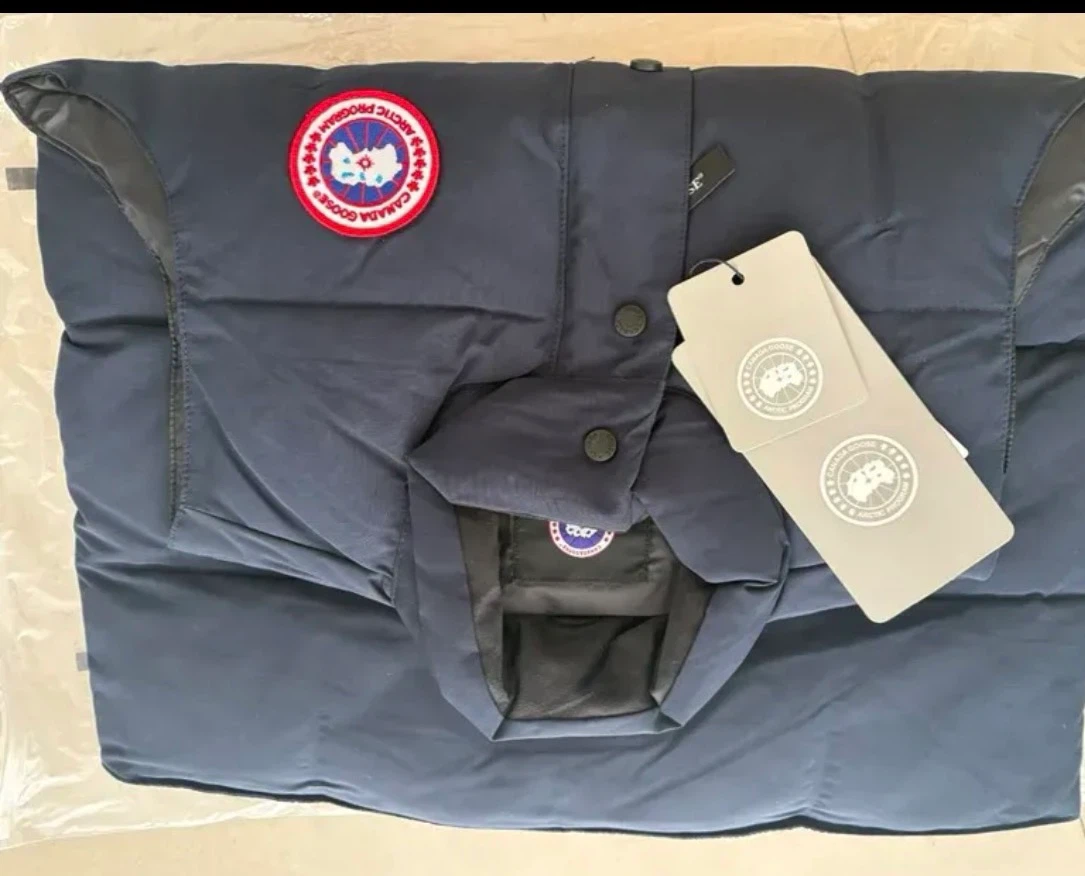 Canada Goose Puffer Vest - photo 2