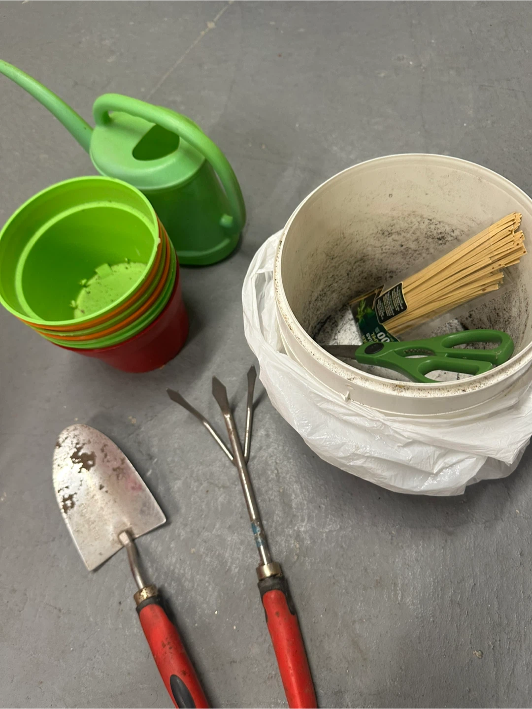 Gardening Tool Set with Plastic Pots - photo 3