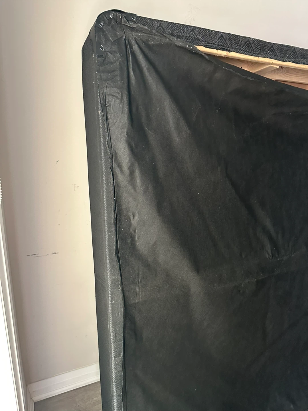 Queen size mattress and box spring - photo 3