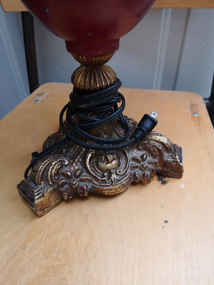 Vintage Red and Gold Table Lamp - photo 2