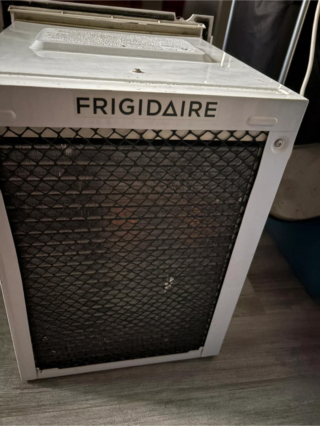 Frigidaire 10,000 BTU Window Air Conditioner - photo 2