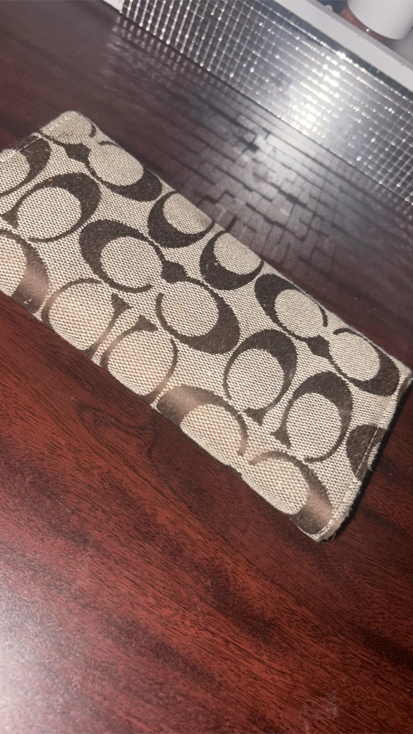 Coach Signature Long Wallet in Lime Green for 35 bucks - photo 4