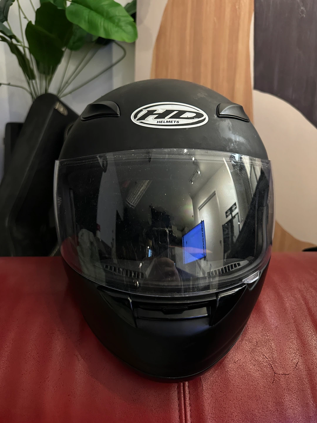 HJC Motorcycle Helmet - Matte Black SIZE L, DOT CERTIFIED