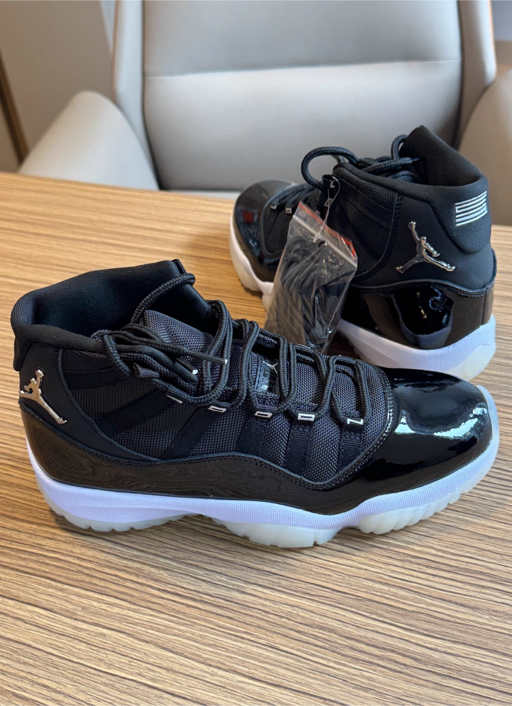 Air Jordan 11 "Black Concord" - Size 11 - photo 2
