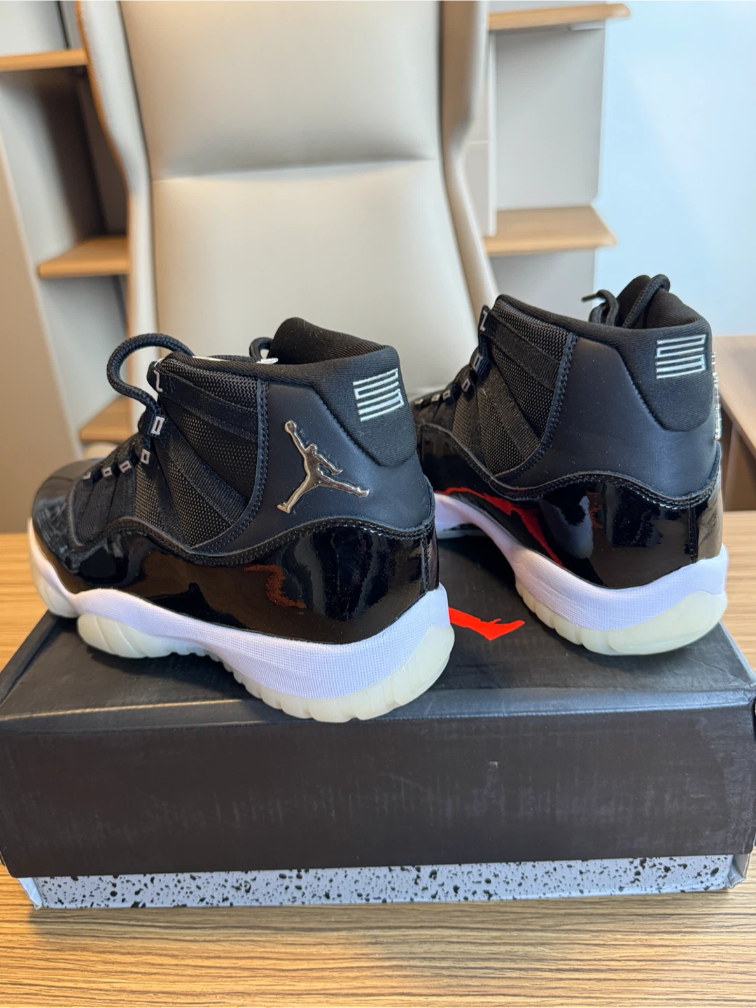 Air Jordan 11 "Black Concord" - Size 11 - photo 4