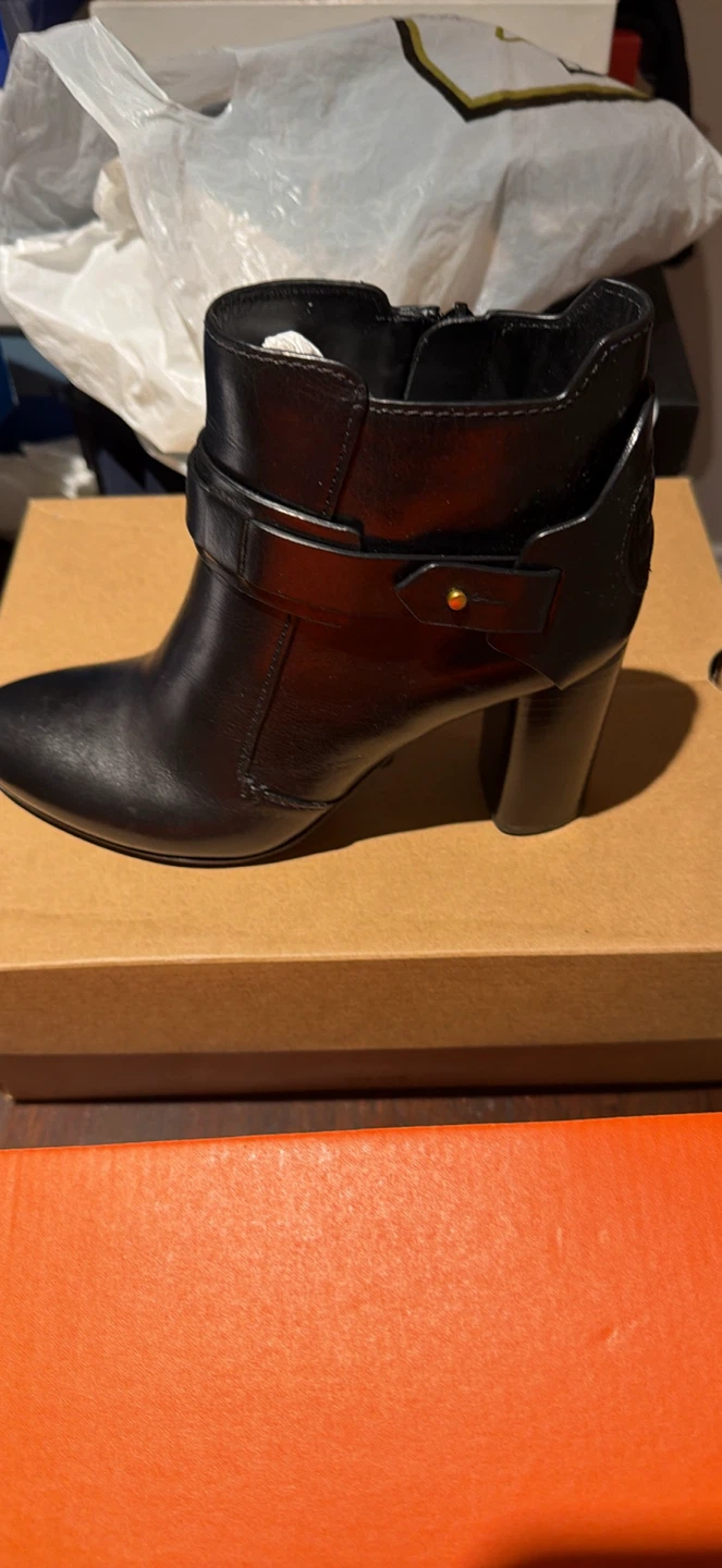 Tory Burch Black Leather Ankle Boots