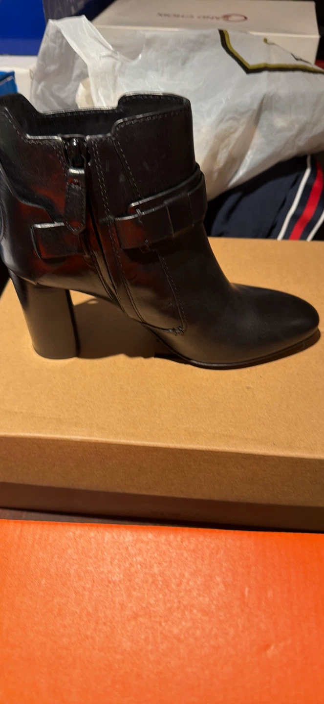 Tory Burch Black Leather Ankle Boots - photo 3