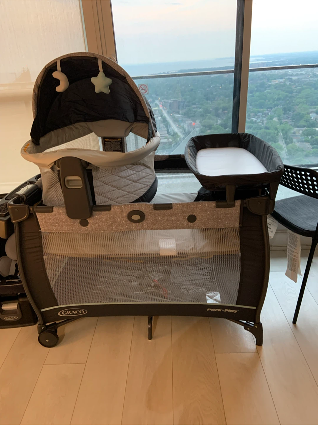 Graco Travel Dome Pack 'n Play Playard with Bassinet