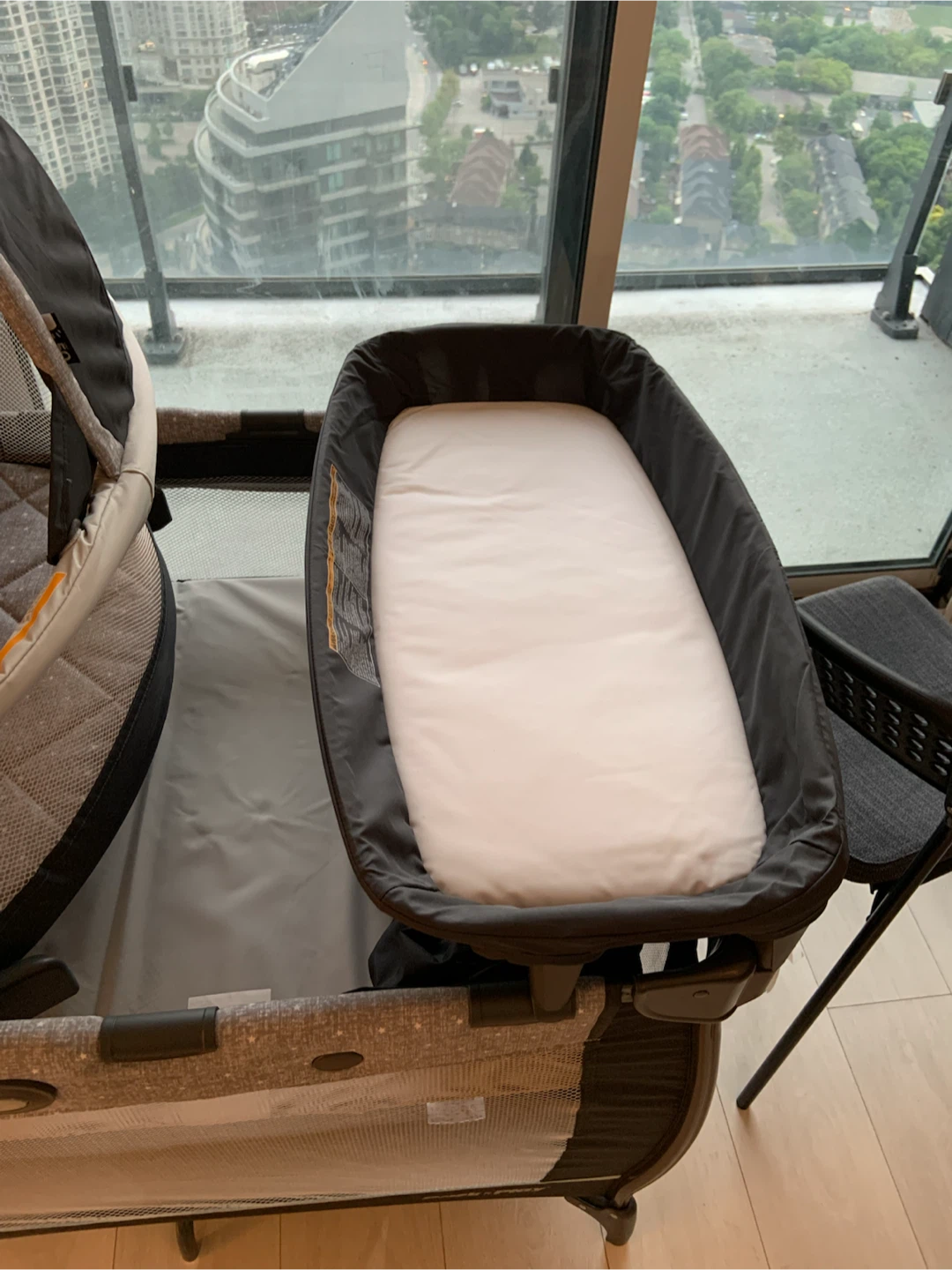 Graco Travel Dome Pack 'n Play Playard with Bassinet - photo 3