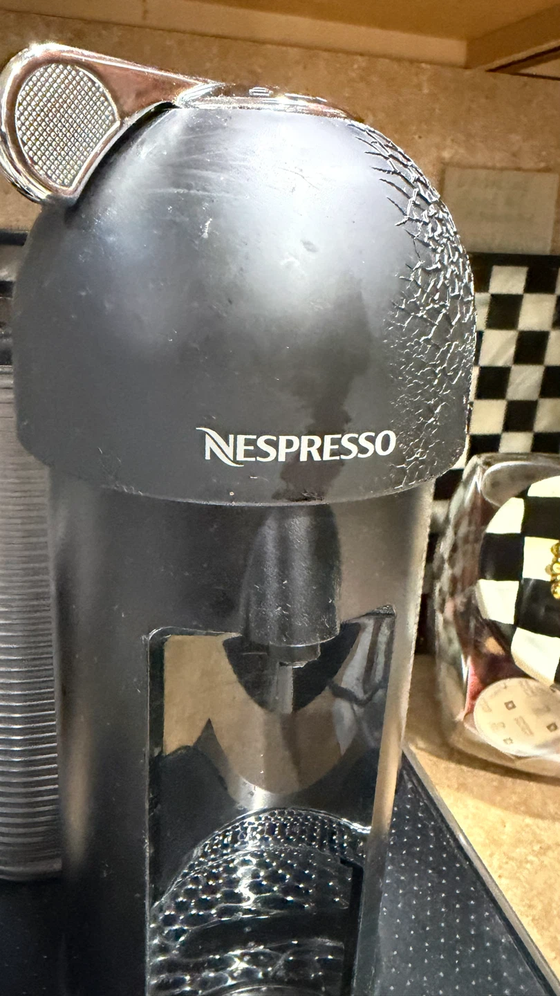 Nespresso Coffee Machine - photo 2
