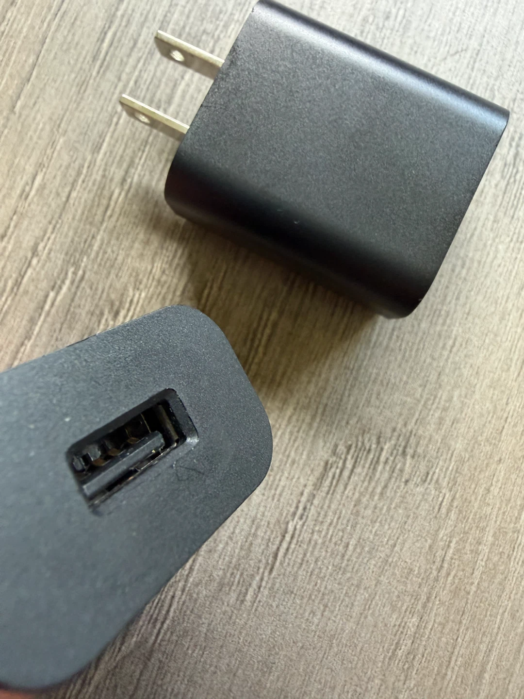 Set of 2 Lenovo USB Power Adapter 2.4A - photo 3