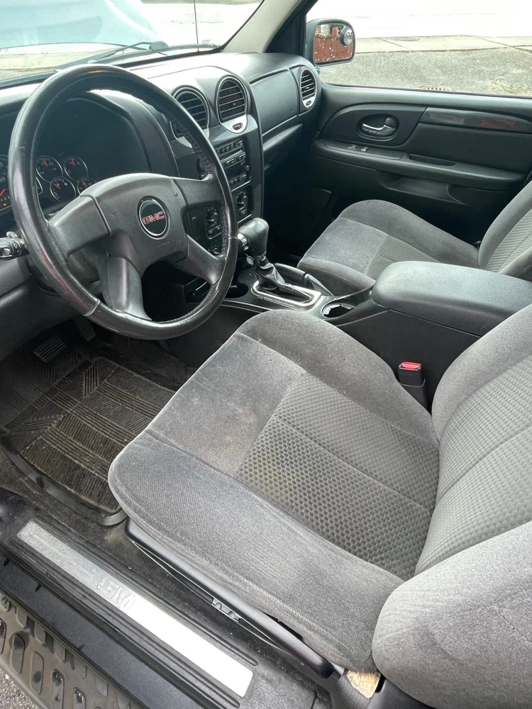 2009 GMC ENVOY 4.2 LITRE. 6 CYLI - photo 2
