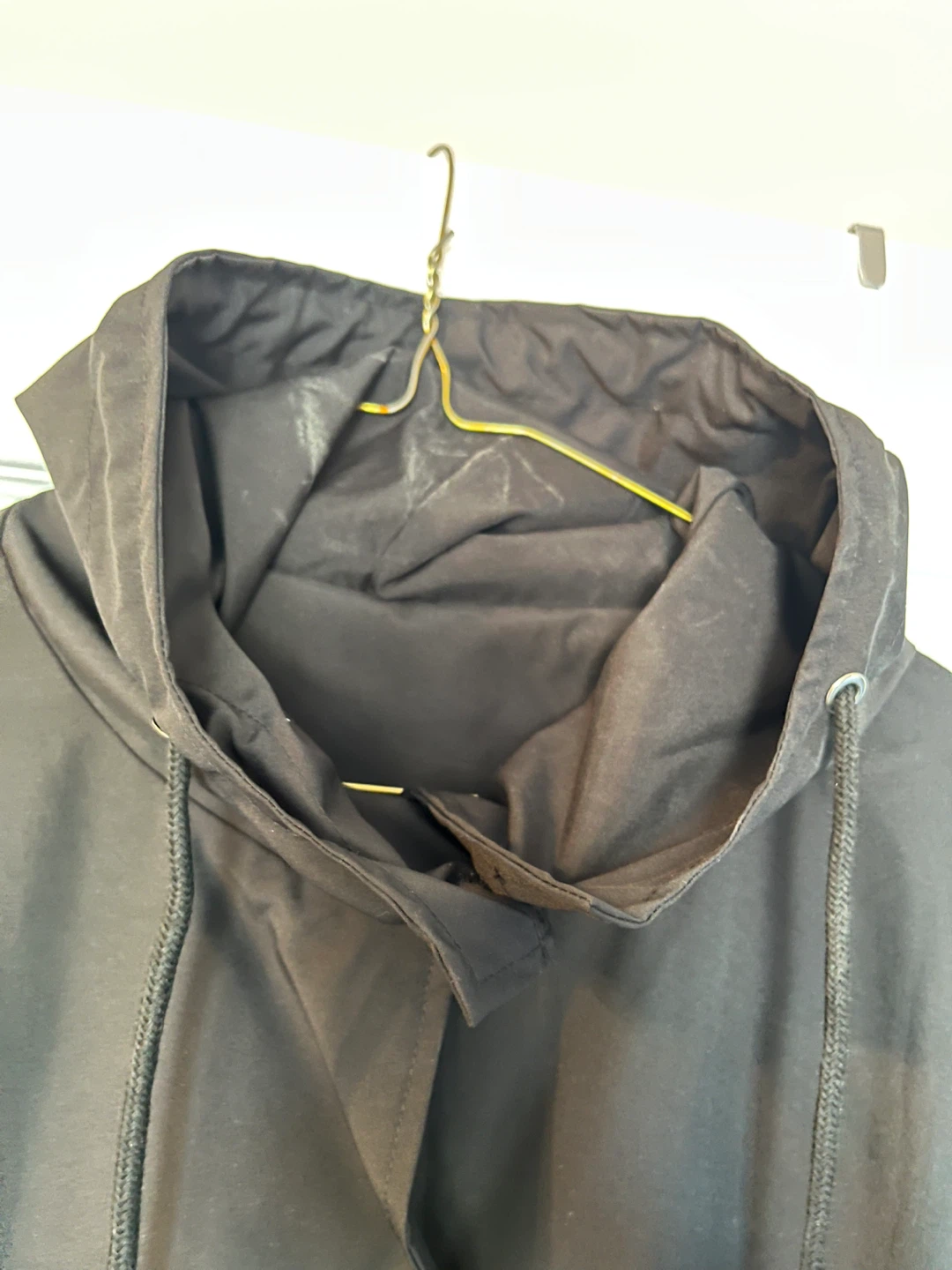 Brand new Black Hooded Rain Jacket fully lined. Medium - photo 4