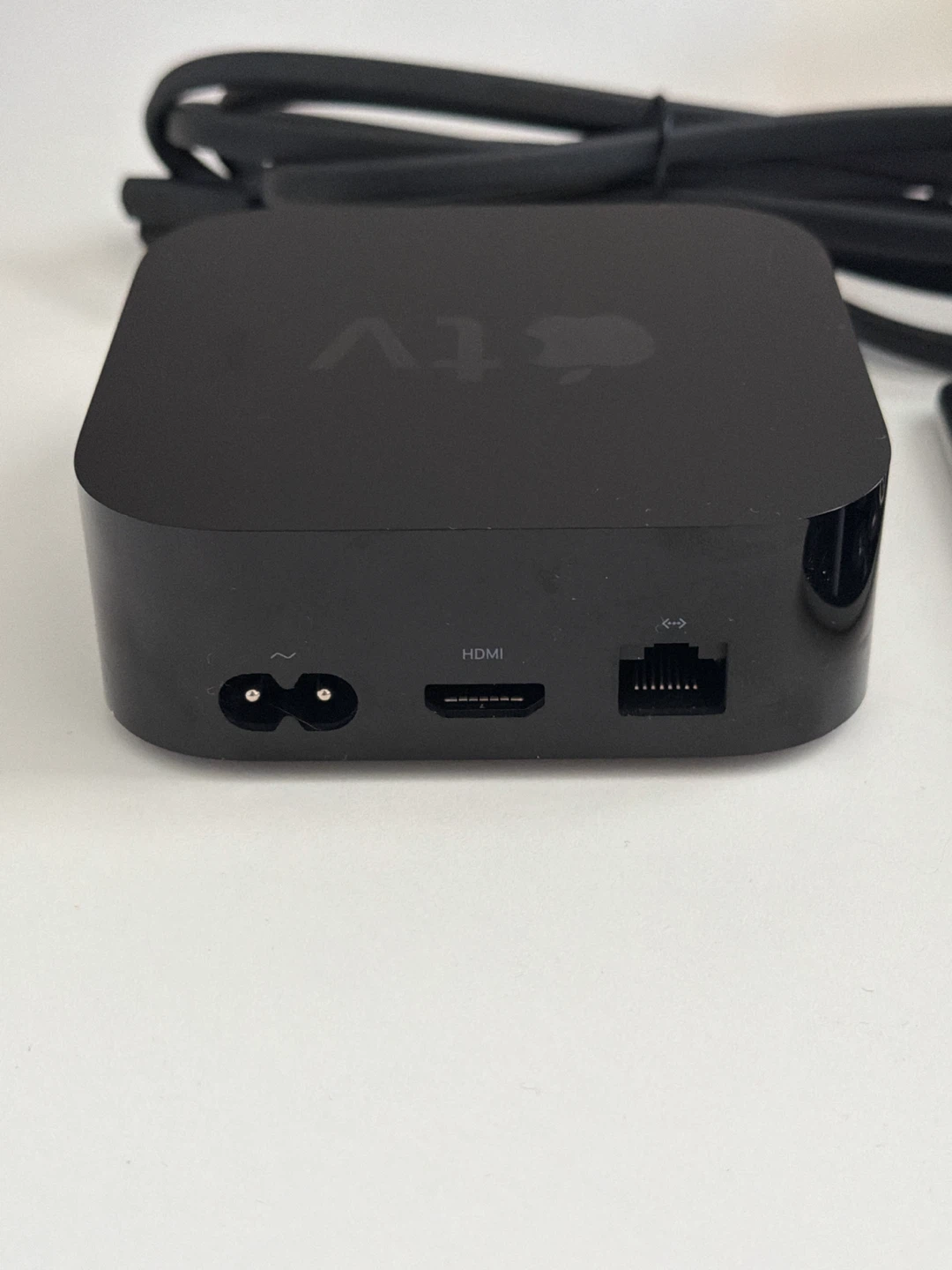 Apple TV 4K 32GB (1st Generation) with Remote - photo 3