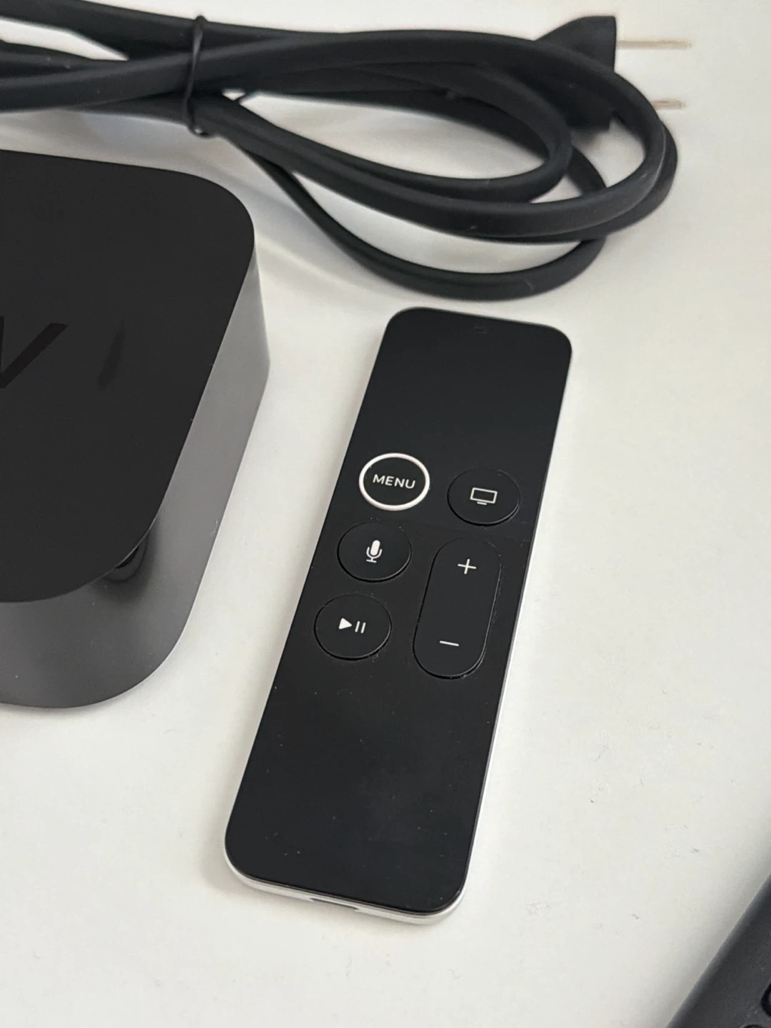 Apple TV 4K 32GB (1st Generation) with Remote - photo 4