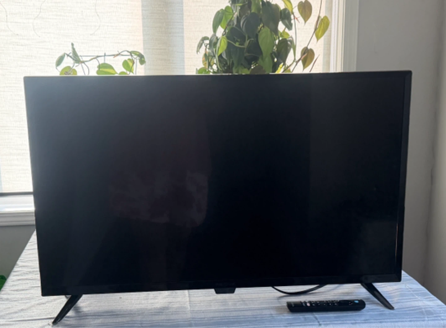 Insignia 32" 1080p FHD LED Smart TV