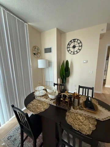 Black Dining Table and Four Chairs Extendable - photo 2