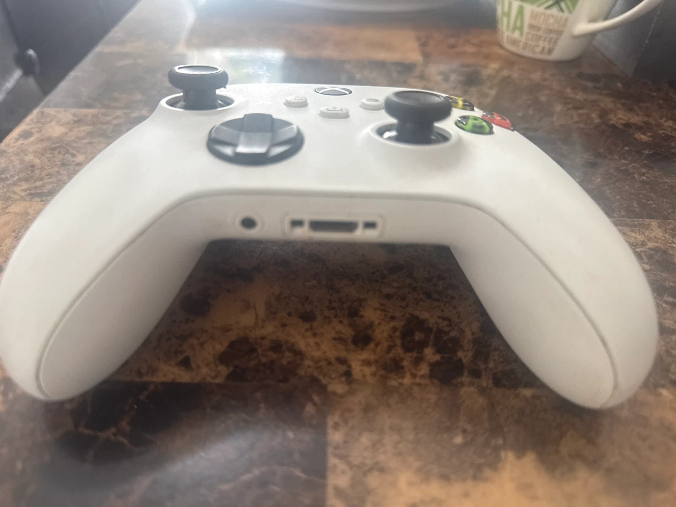 White Xbox Wireless Controller - photo 2