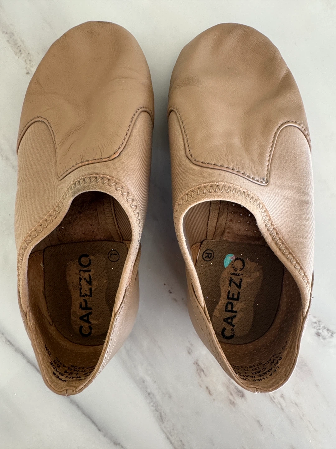 Capezio Leather Kids Tan Jazz Shoes - Size 5M - photo 3