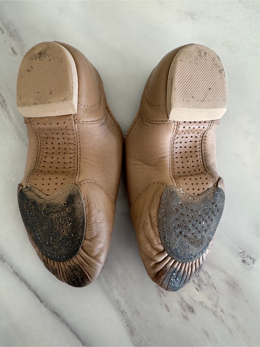 Capezio Leather Kids Tan Jazz Shoes - Size 5M - photo 4