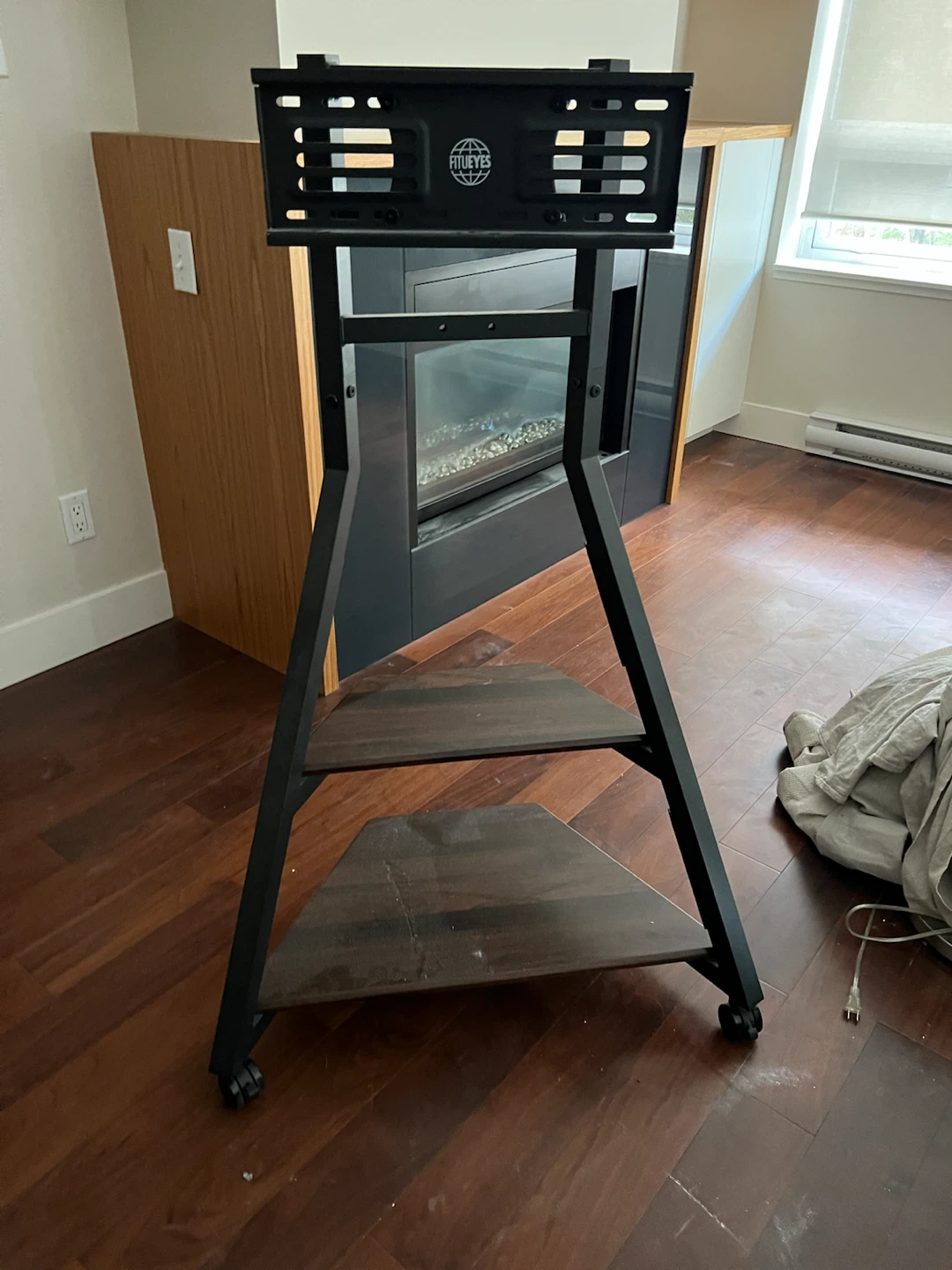 FITUEYES Eiffel FT65 TV Stand