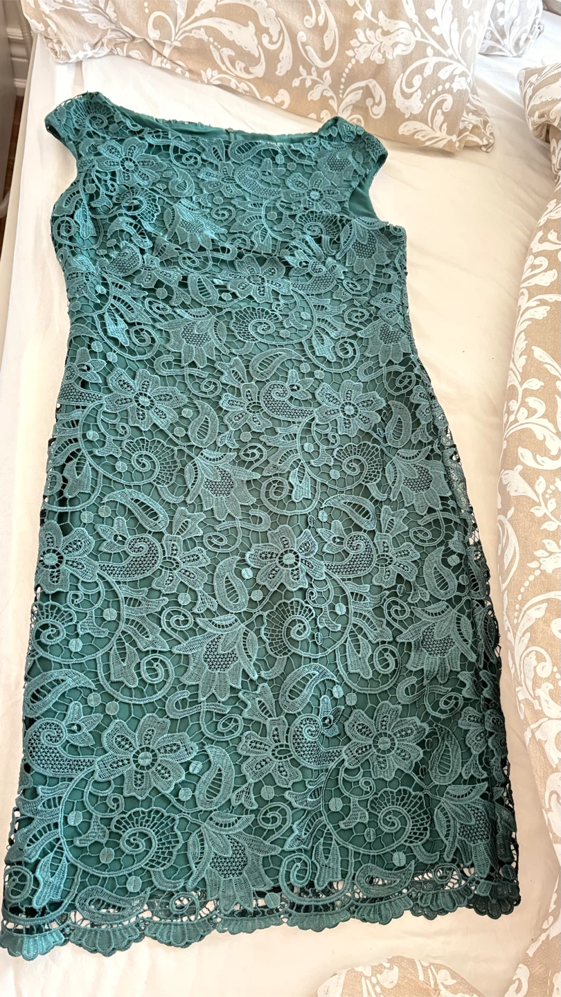 Lauren Ralph Lauren Lace Sheath Dress Size 6 Green